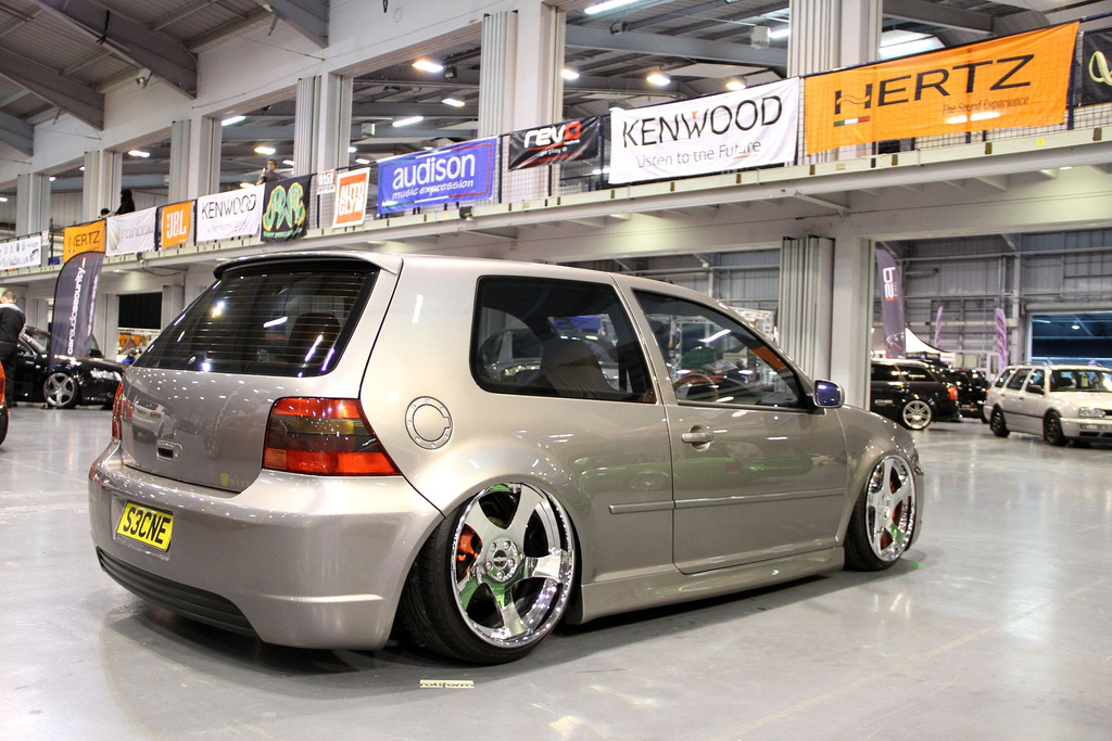 I have SUCH a soft spot for the MK4 R32 s so this one on air ride and 